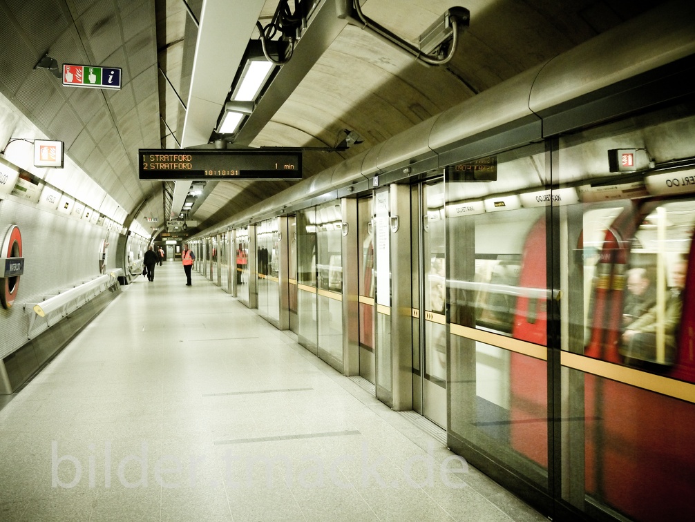 London Underground (Waterloo Station)